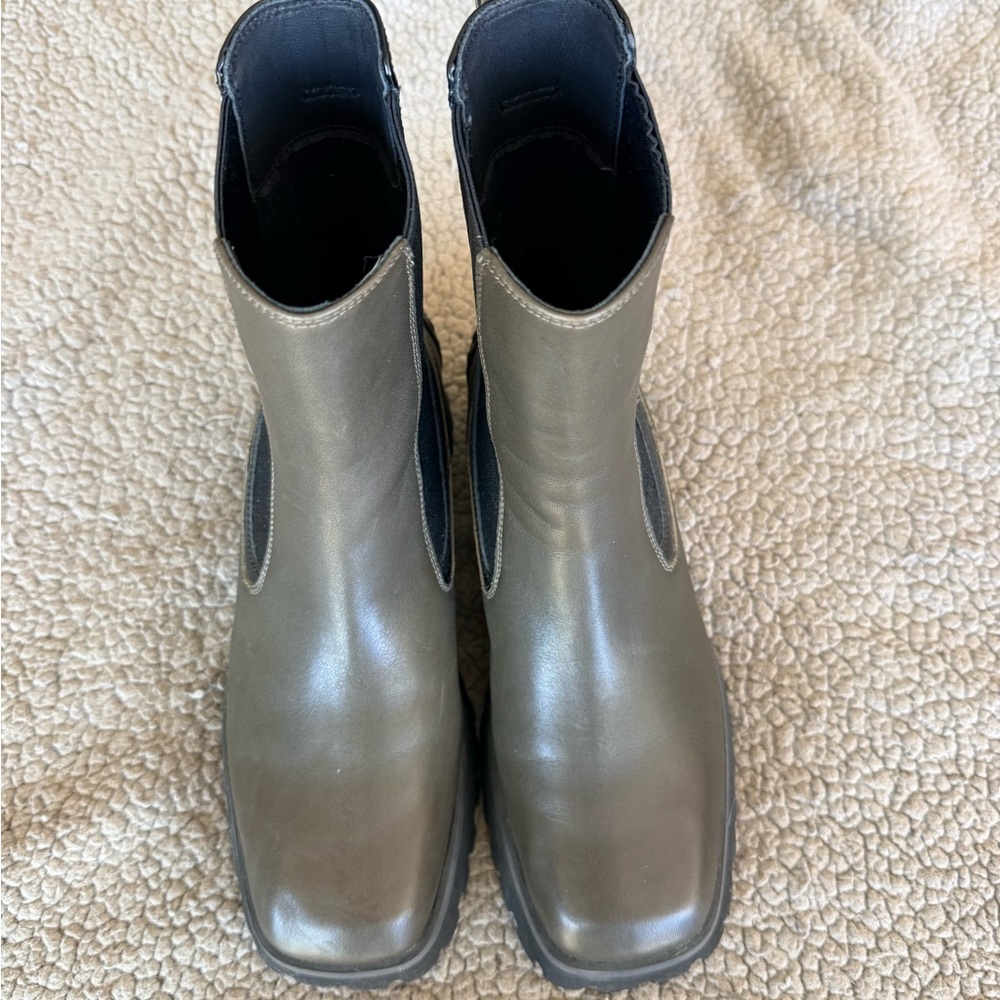 Clarks Women's Olive Green Chelsea Ankle Boots